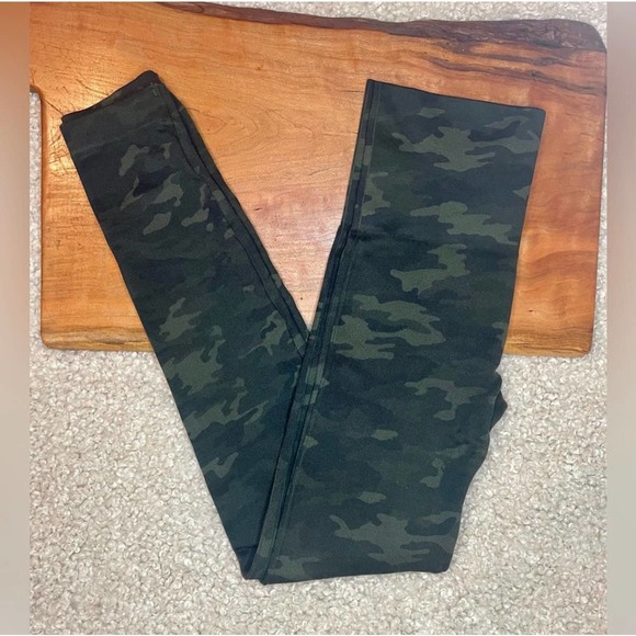 SPANX Look At Me Now Camo Seamless Leggings High Waisted Tummy Control Small - Picture 5 of 6